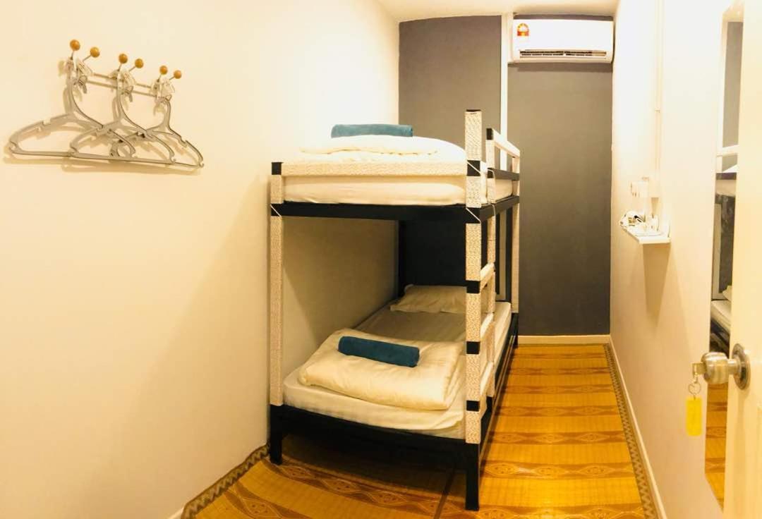 Yellow Duckling Homestay 仙本那 外观 照片